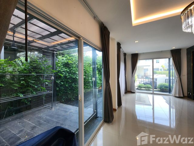 place photo 48