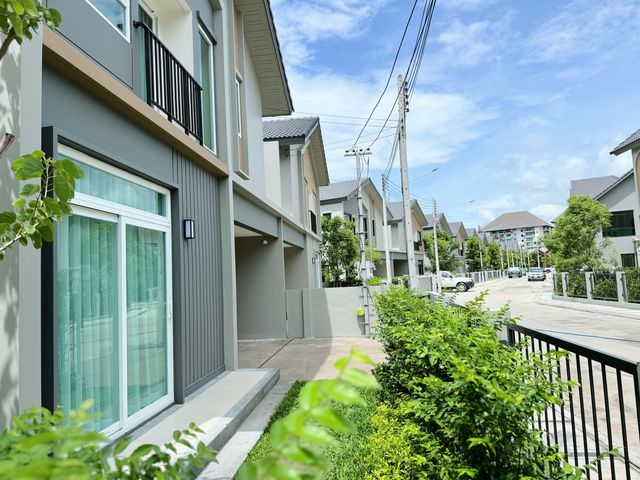 place photo 64