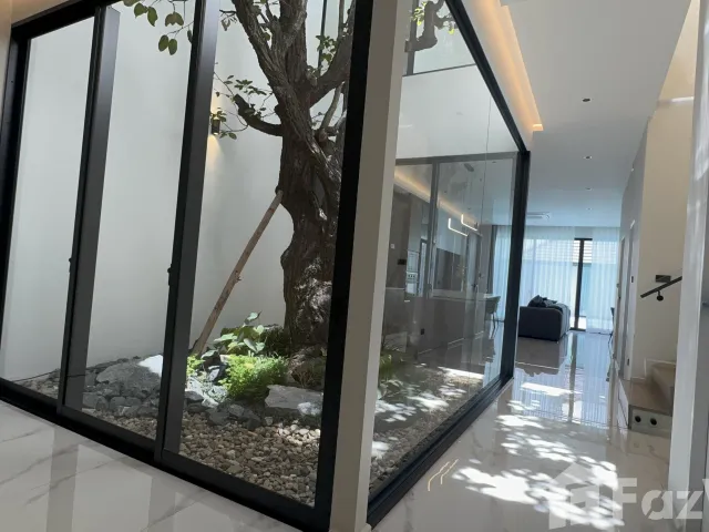 place photo 43