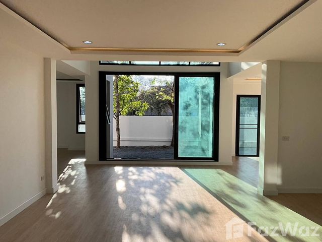 place photo 91