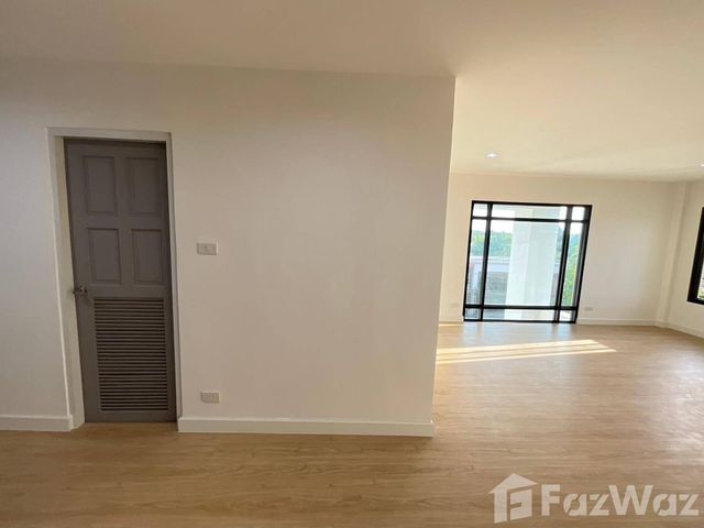 place photo 90