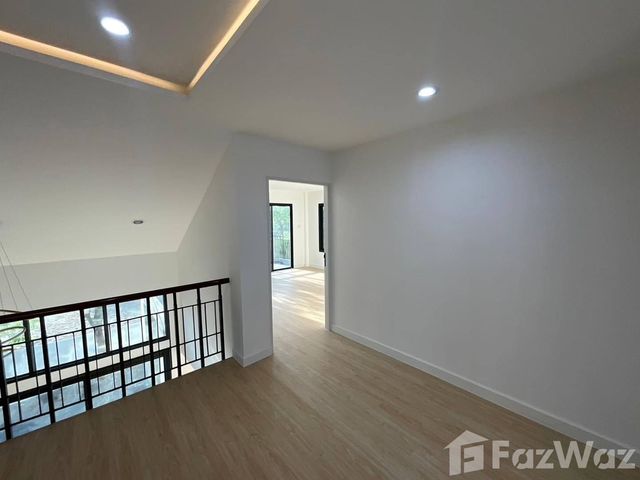 place photo 79