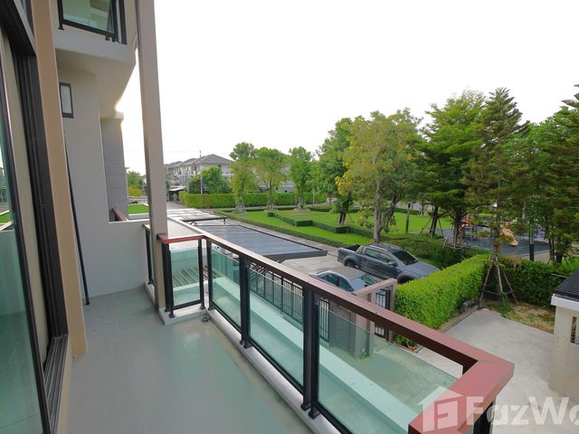 place photo 109