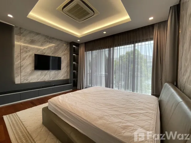 place photo 100