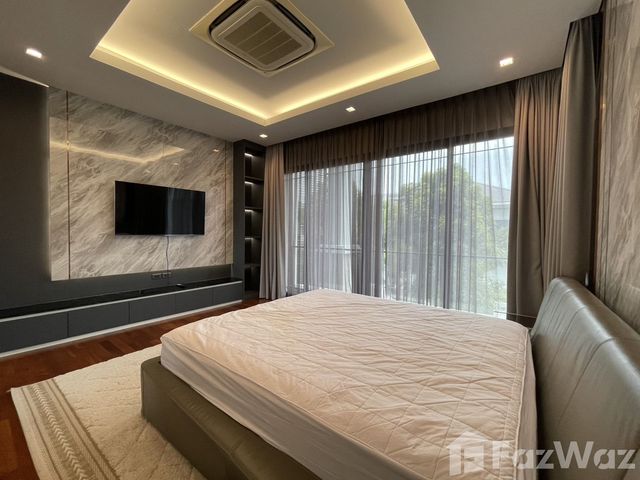 place photo 100