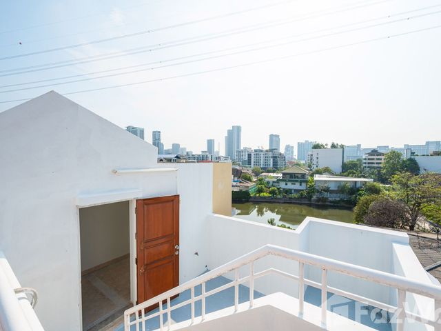 place photo 67