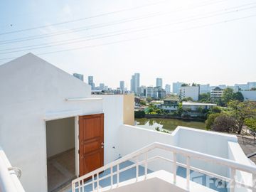 place photo 67
