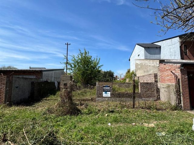 LOTE EN VENTA SAN LORENZO COLON 736