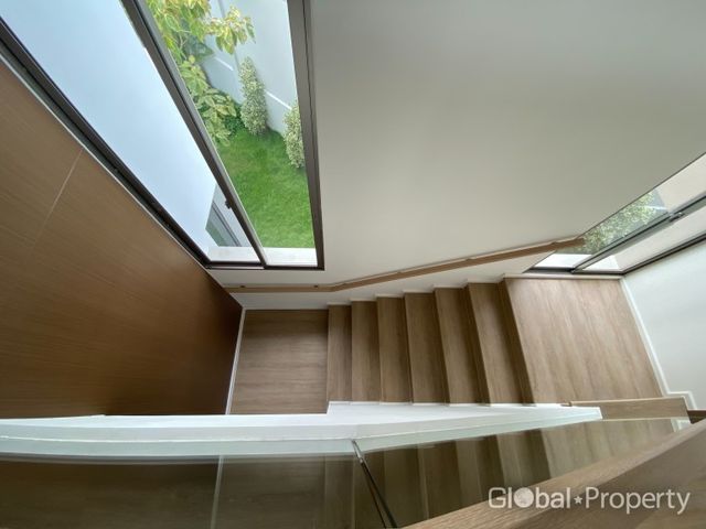 place photo 96