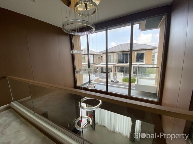 place photo 95