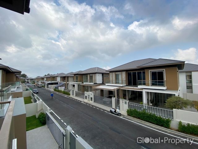 place photo 90