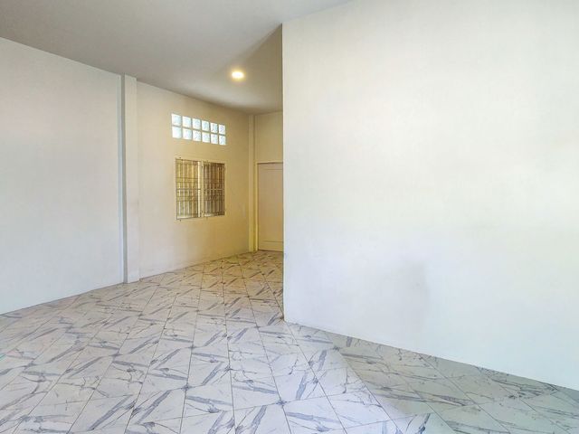 place photo 81