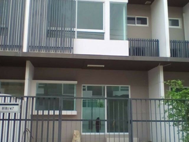 ทาวน์เฮ้าส์ให้เช่า 2 ห้องนอน ในโครงการ อินดี้ ประชาอุทิศ 90 (2)