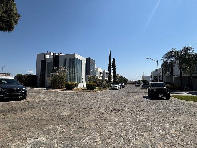 place photo 34