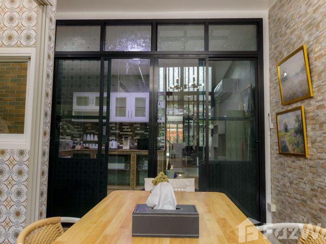 place photo 64