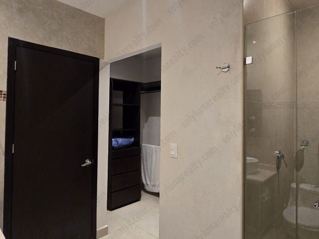 Grand Venetian T3000 PH200 - Condominio en Venta en Zona Hotelera
