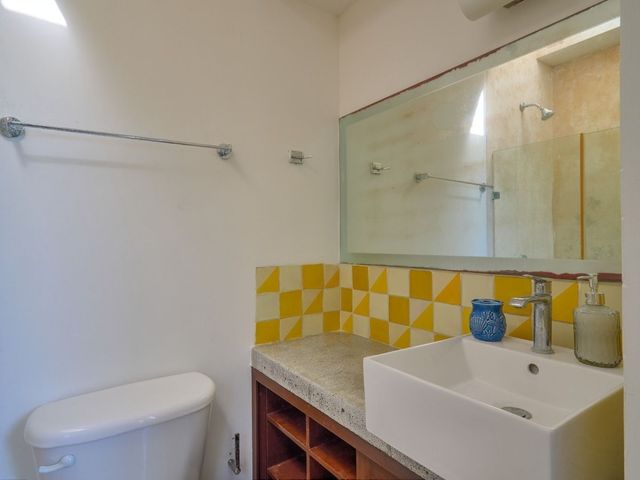 place photo 23