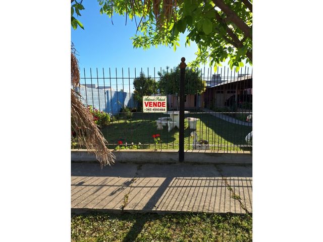 Se vende Casa en María Grande calle Lara a 25.000 Dólares