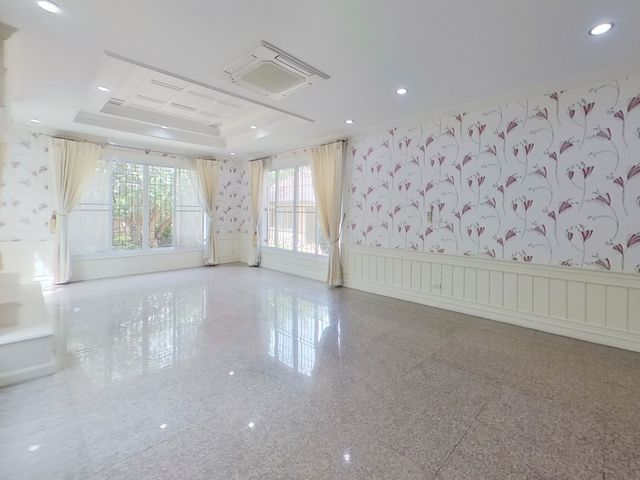 place photo 66