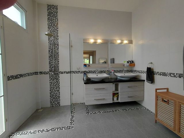 place photo 52
