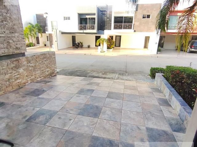 place photo 23