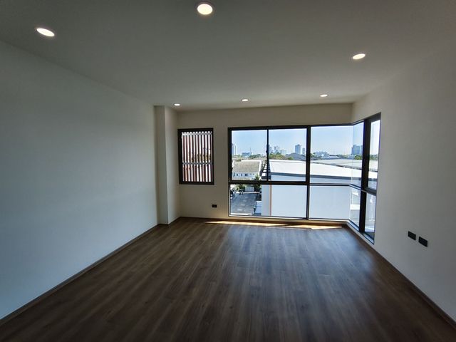 place photo 48