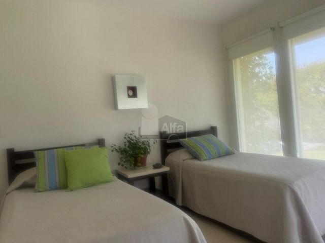 place photo 52