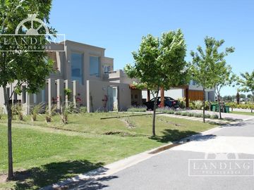 place photo 54