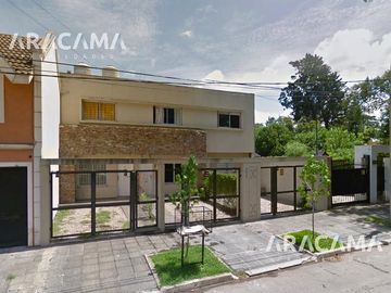 12 de Octubre 377 - Monte Grande