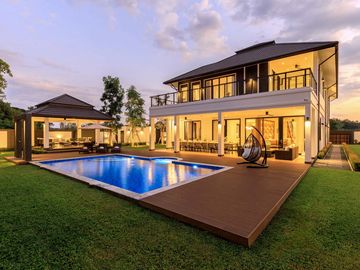 Spacious 5-Bedroom Luxury Pool Villa with Functional Layout