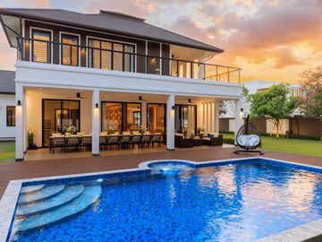 Private Luxury Pool Villa with Generous Space-Refined Design