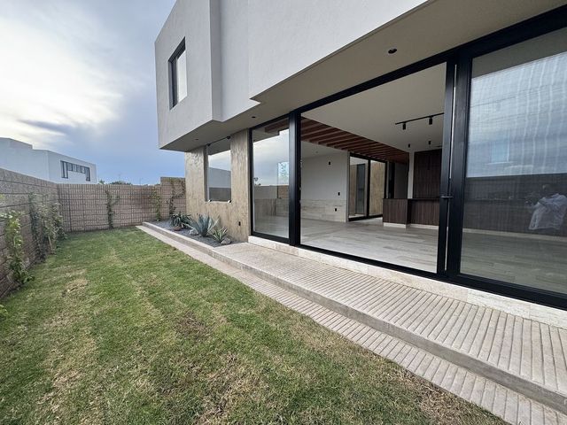 place photo 32