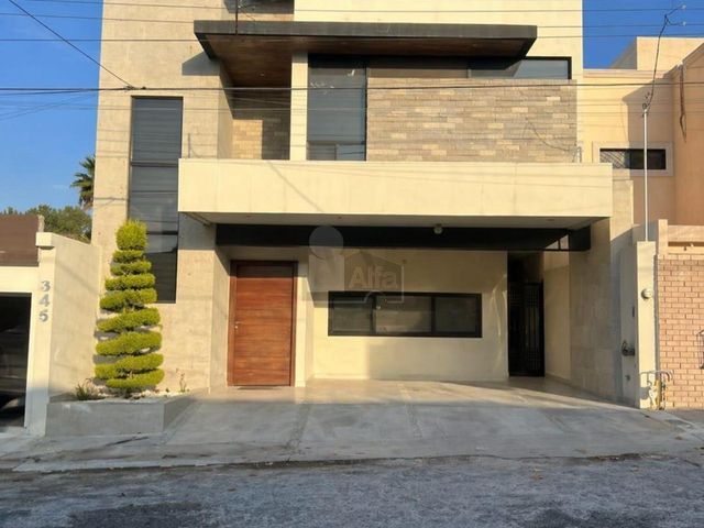 Casa en venta al sur de Saltillo en Fracc. La Cañada