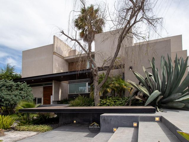place photo 66