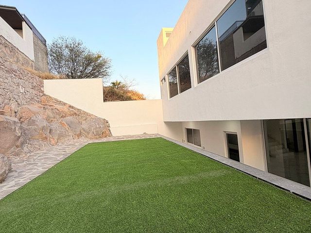 place photo 44