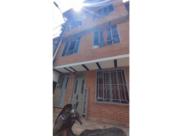 SE VENDE CASA DE 3 PISOS INDEPENDIENTES EN CUBA