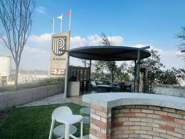 place photo 18