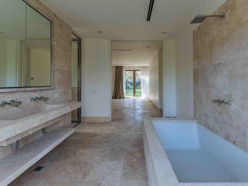 place photo 46