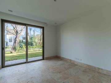 place photo 48