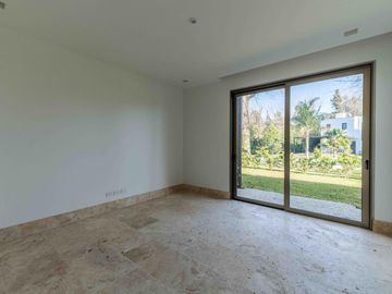 place photo 70