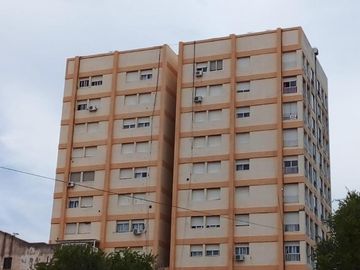Departamento en pleno centro y a una cuadra del mar, para 6 personas.