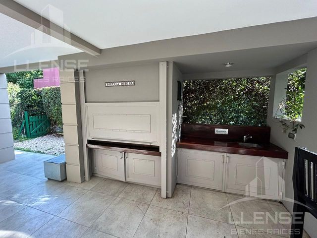 place photo 48