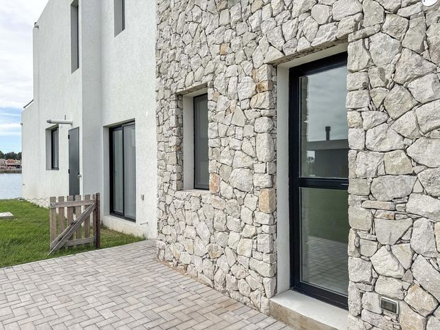 place photo 48