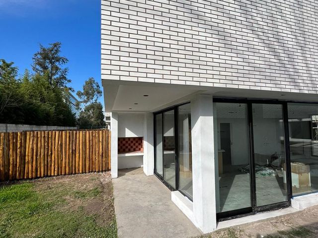 place photo 48