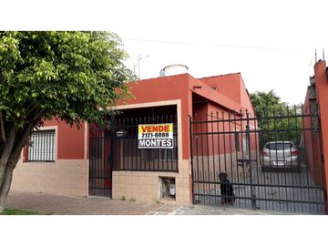 CASA  EN CASANOVA CENTRO