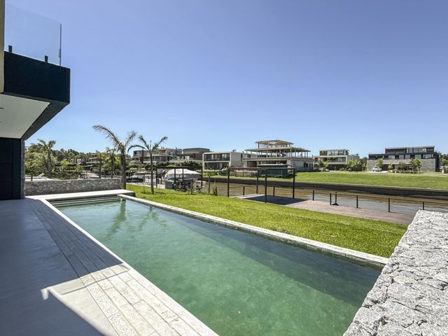 place photo 71