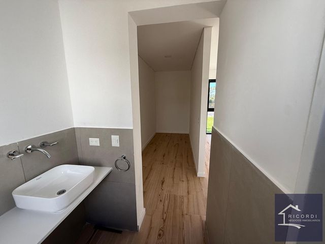 place photo 52