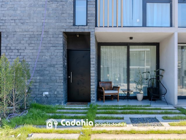 place photo 66