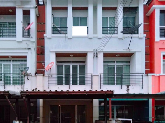 ขายทาวน์เฮ้าส์ 3 ชั้น บ้านกลางเมือง เดอะปารีส พระราม 9 - รามคำแหง ทำเลดี ซอยกรุงเทพกรีฑา 7 ถนนกรุงเทพกรีฑา หัวหมาก บางกะปิ เดินทางจุดขึ้นลง ทางด่วนพระ