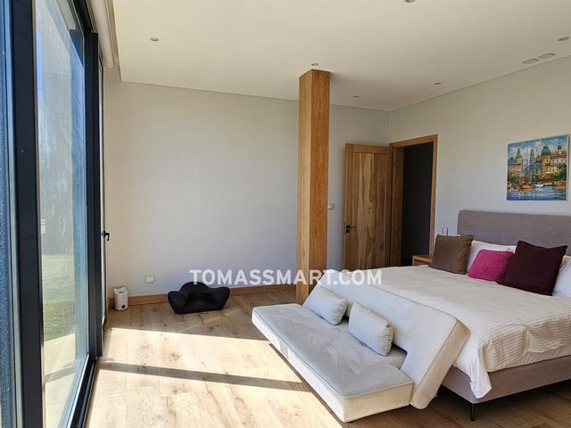 place photo 80